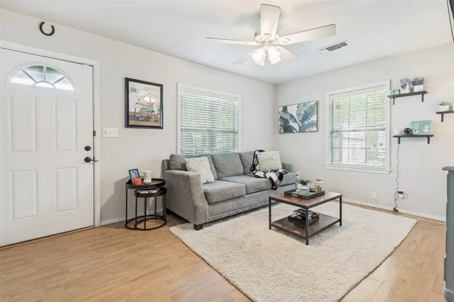 2418 W 5th Street, Irving, TX 75060 - #3