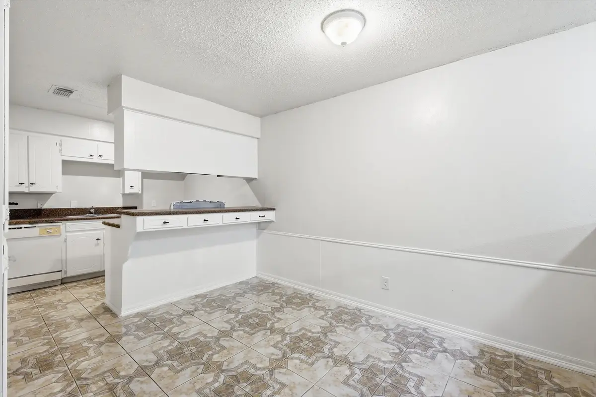 756 E Pecan Street, Hurst, TX 76053 - #1