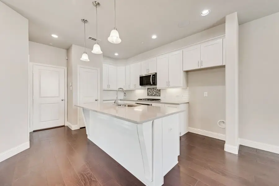 281 Scotia Street, Lewisville, TX 75056 - #3