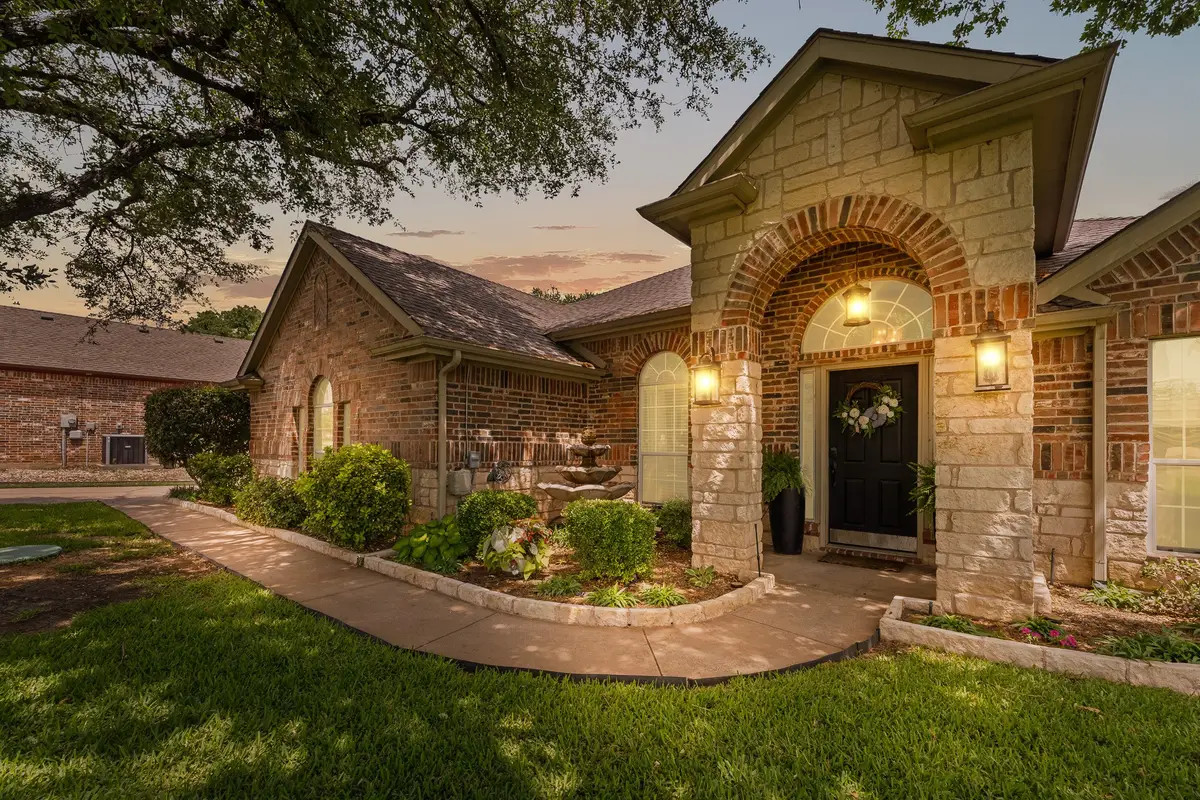 3211 Golden Oaks Circle Circle, Granbury, TX 76049 - #1