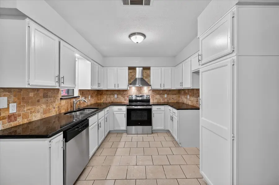 2026 Sheriff Drive, Grand Prairie, TX 75051 - #2