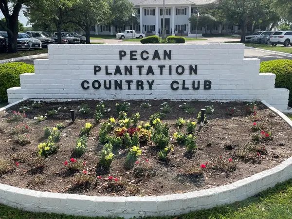 2412 Candlestick Drive, Granbury, TX 76049