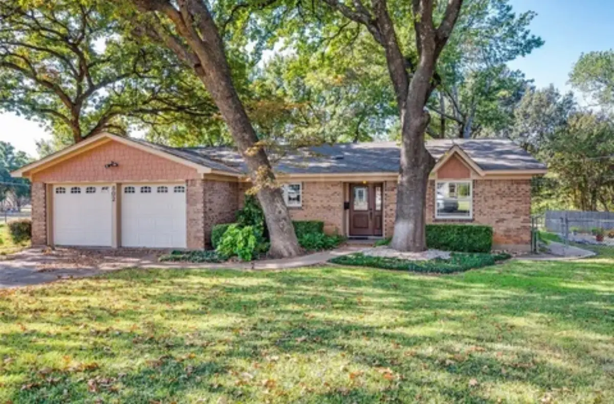 802 Wilshire Court, Arlington, TX 76012 - #1