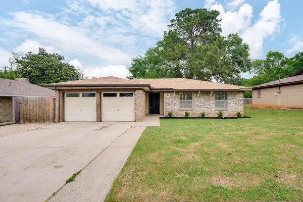 1709 Winchester Way, Bedford, TX 76022