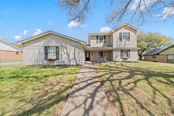 216 Hillside Drive, Hewitt, TX 76643