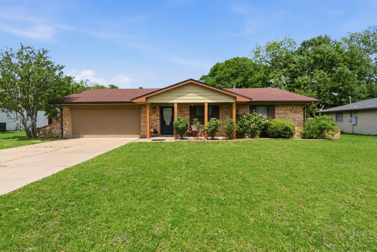 807 Keller Avenue, Benbrook, TX 76126 - #1