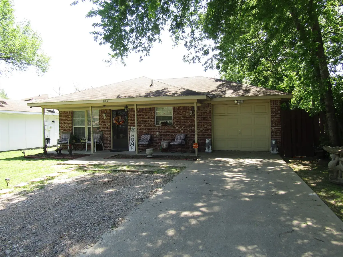 109 E Drane Avenue, Corsicana, TX 75110 - #1