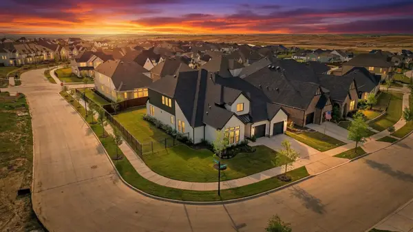 2113 Heather Hills Drive, Fort Worth, TX 76008