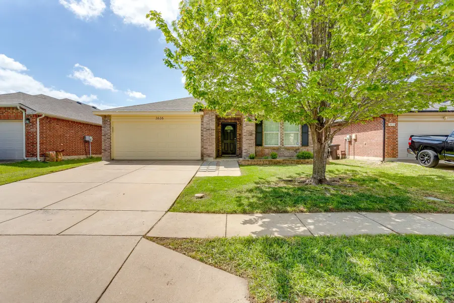 1616 Diamond Lake Trail, Justin Roanoke, TX 76247 - #2