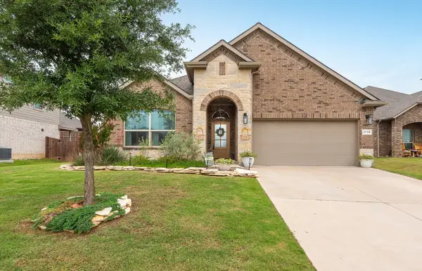 1715 Swale Lane, Granbury, TX 76049