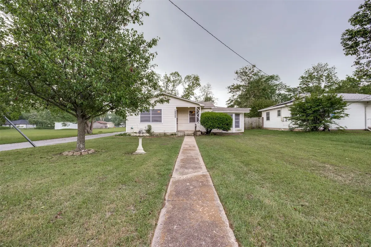 2600 W Johnson Street, Denison, TX 75020 - #1