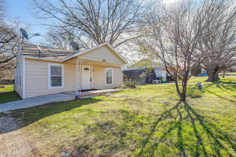 691 Meadow Park Drive, White Settlement, TX 76108 - #2