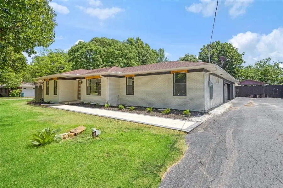 4166 W Houston Street, Sherman, TX 75092 - #2