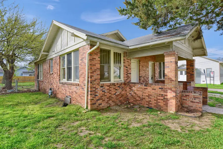 802 E Jones Street, Sherman, TX 75090 - #2