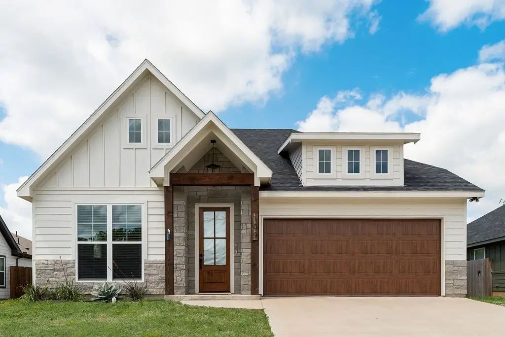 109 Vaughn Meadows Drive, Tom Bean, TX 75491 - #1