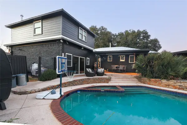 10872 Caprock Circle, Dallas, TX 75218