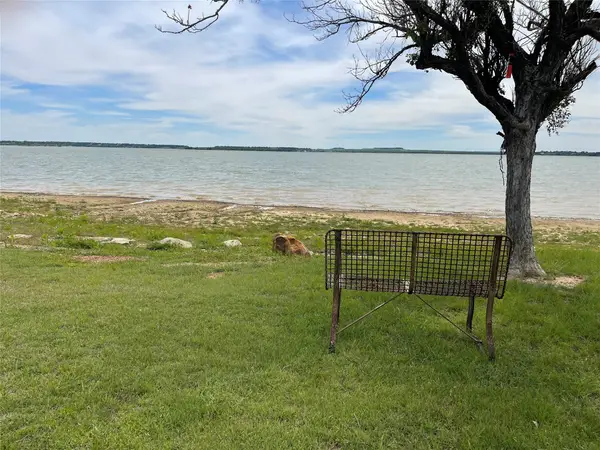 264 Meadow Pond Court, Runaway Bay, TX 76426