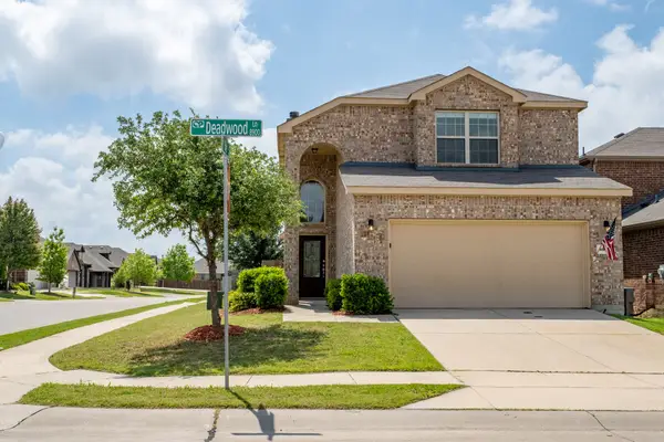 8928 Deadwood Lane, Aubrey, TX 76227