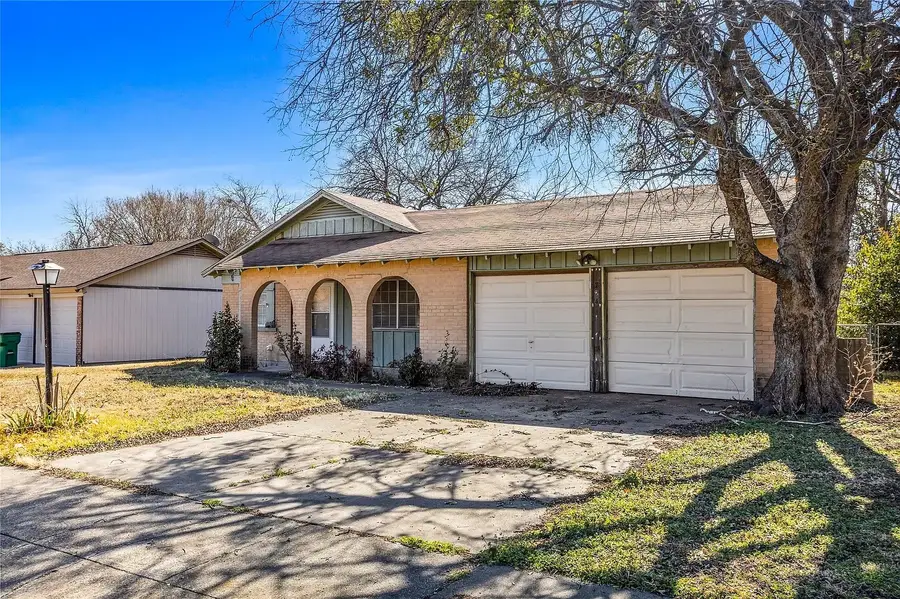 724 E Mustang Street, Crowley, TX 76036 - #2