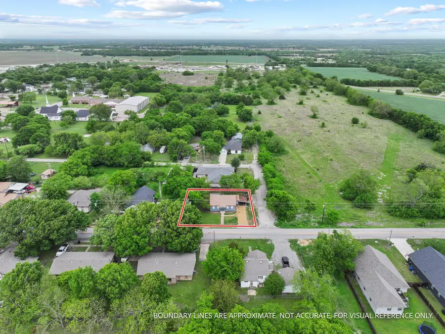 312 E Saunders Street, Trenton, TX 75490 - #2