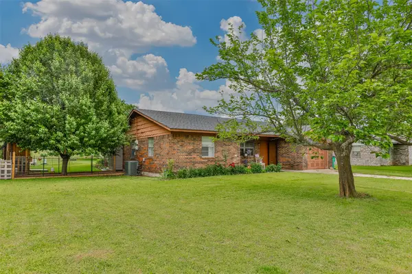 2212 Aspen Road, Gainesville, TX 76240