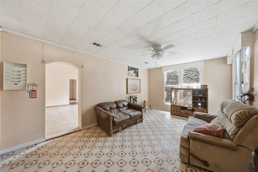 304 Brazos, Groesbeck, TX 76642 - #2