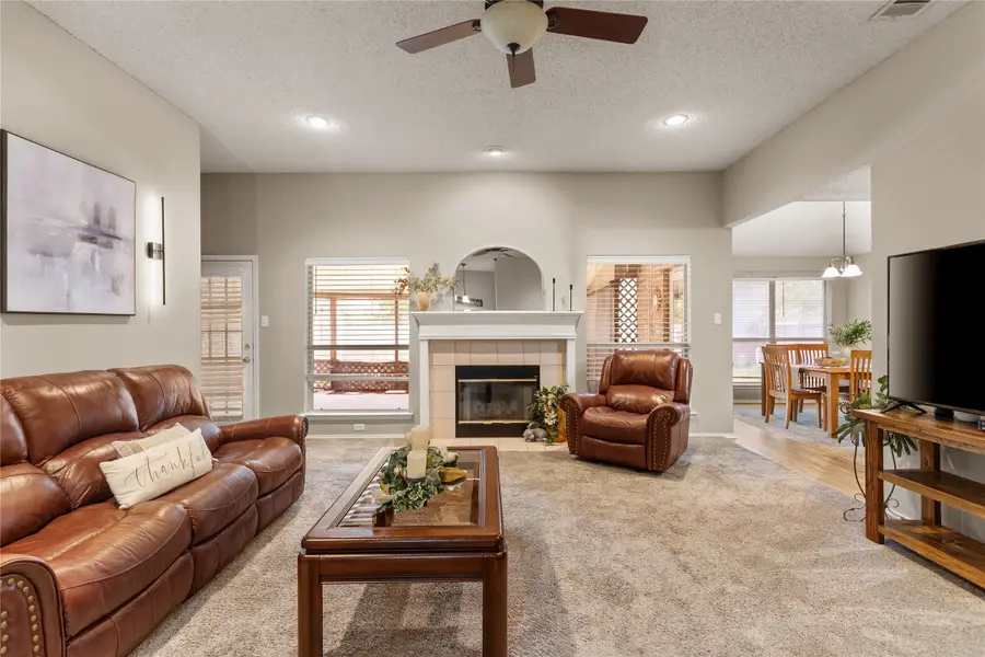 817 Amber Drive, Saginaw, TX 76179 - #2