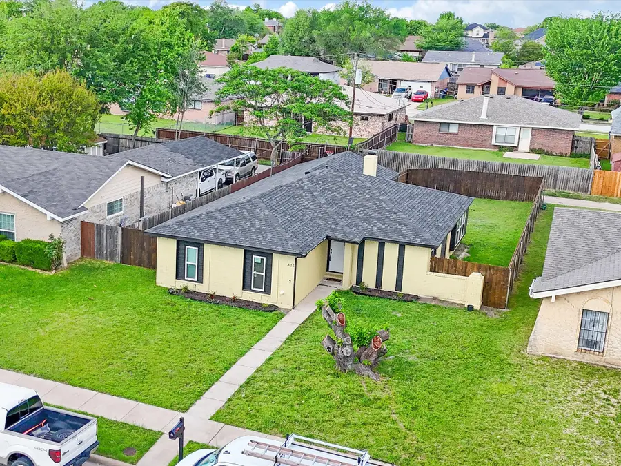 825 Cherry Hills Drive, Lancaster, TX 75134 - #3