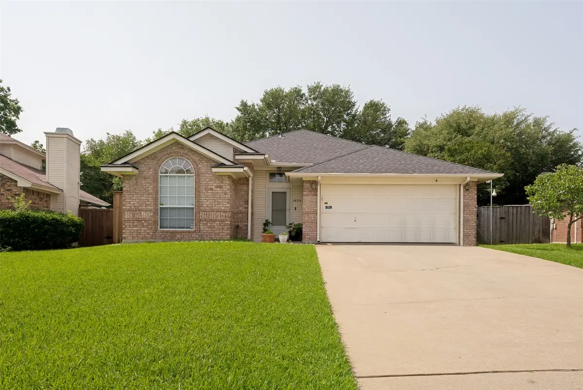 1825 Yorkshire Street, Fort Worth, TX 76134 - #1