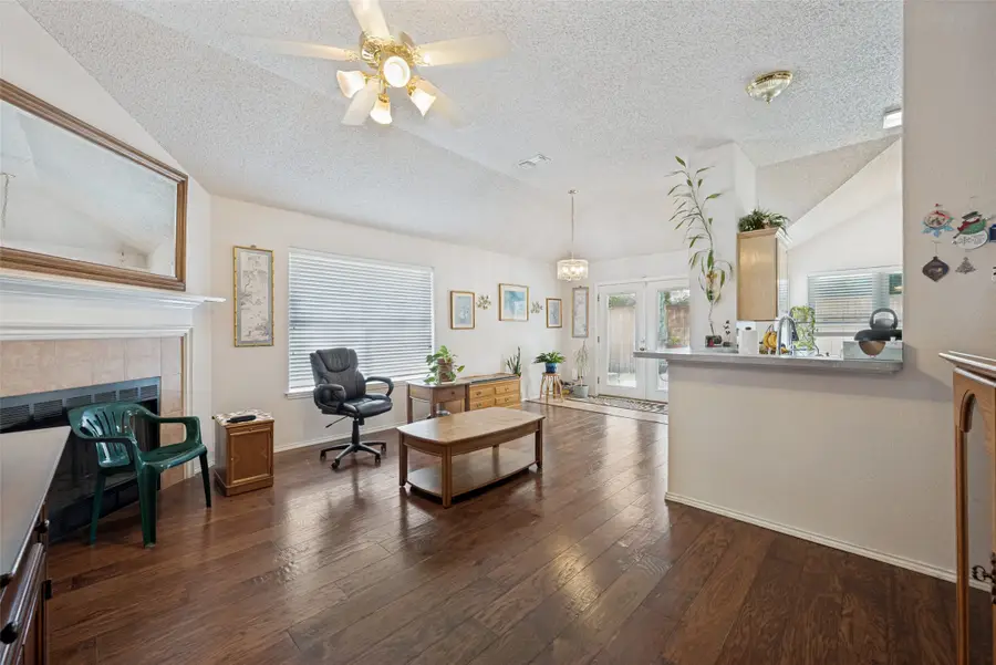1825 Yorkshire Street, Fort Worth, TX 76134 - #3