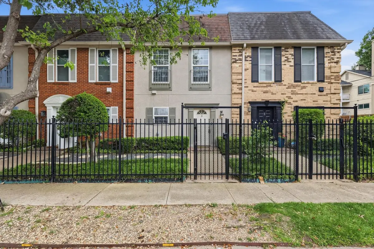 2727 Shelby Avenue #D, Dallas, TX 75219 - #1