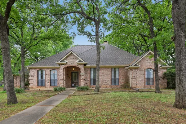 1026 Wood Hollow Lane, Burleson, TX 76028