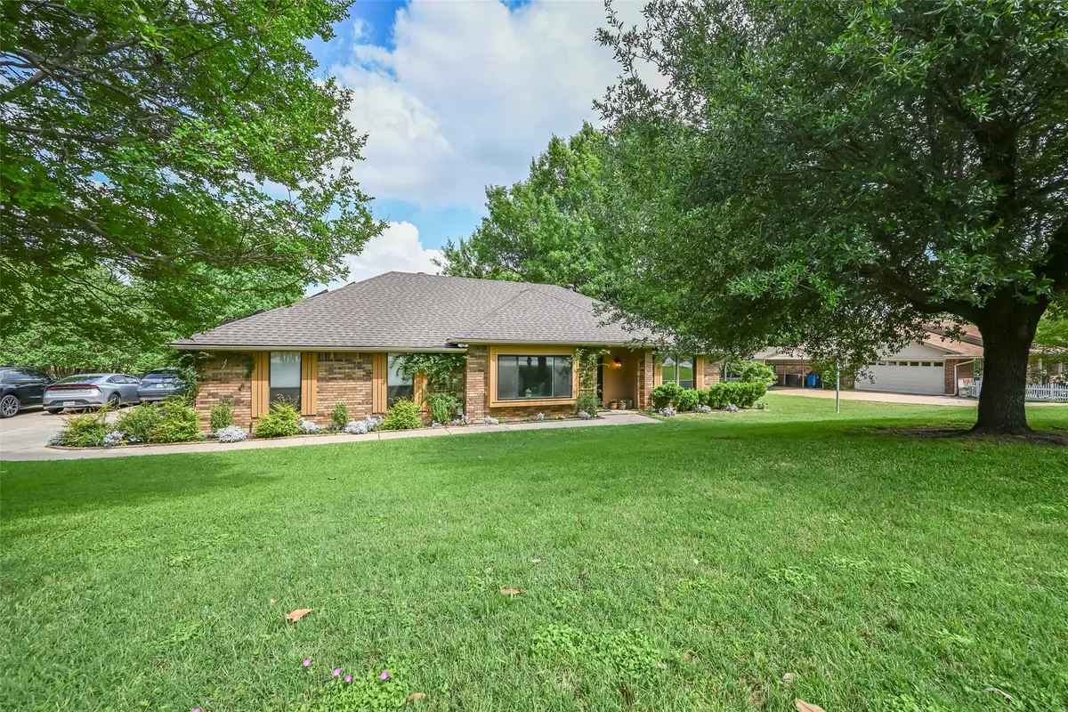 912 N Dove Road, Grapevine, TX 76051 - #1
