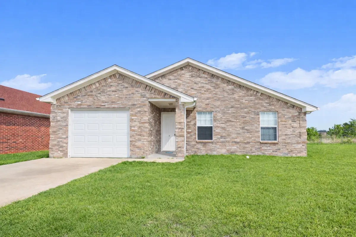 1710 Manor Garden, Greenville, TX 75401 - #1