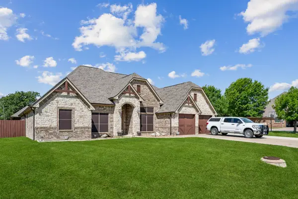 3000 Elkton Drive, Granbury, TX 76049