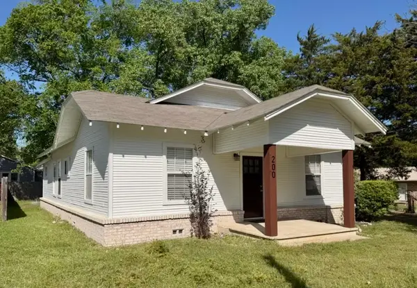 200 Miller Street, Mount Vernon, TX 75457