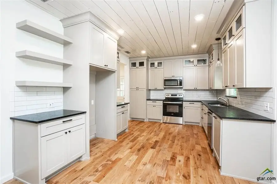 200 Miller Street, Mount Vernon, TX 75457 - #2