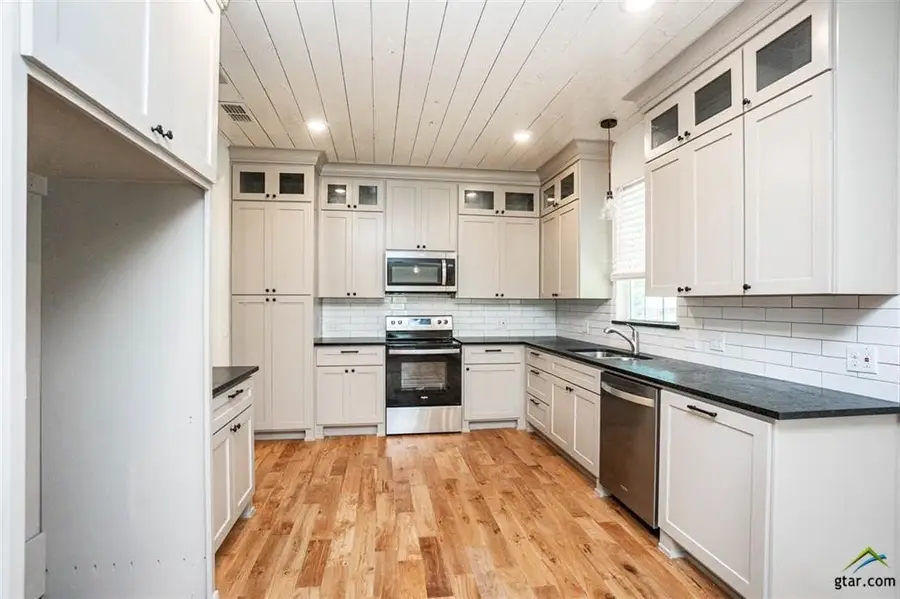 200 Miller Street, Mount Vernon, TX 75457 - #3