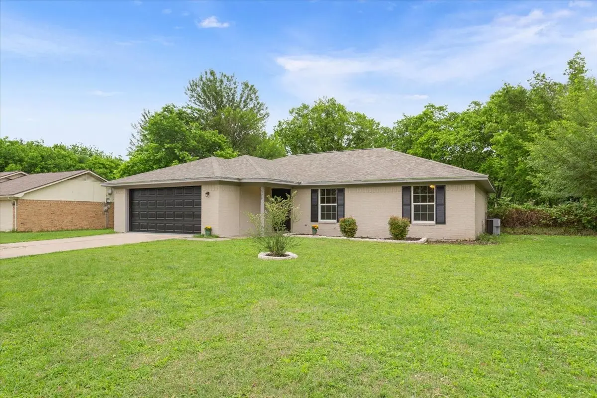 329 Applewood Lane, Hewitt, TX 76643 - #1