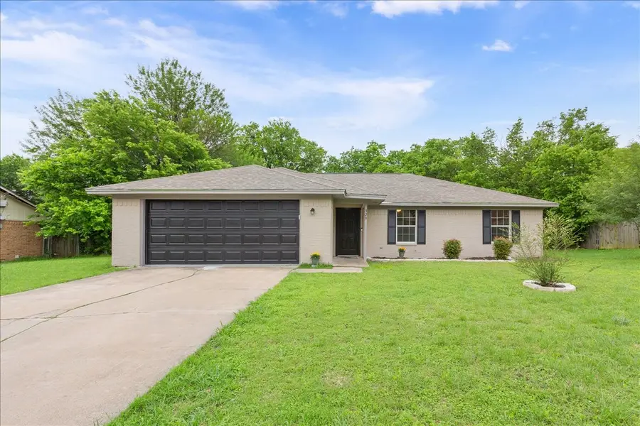 329 Applewood Lane, Hewitt, TX 76643 - #2