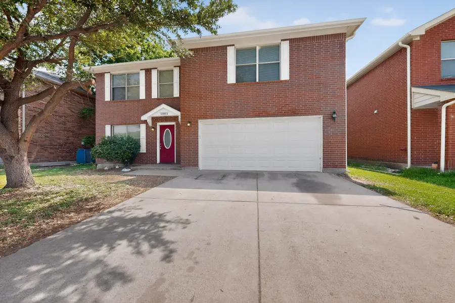 1001 Vicksburg Drive, Ennis, TX 75119 - #3