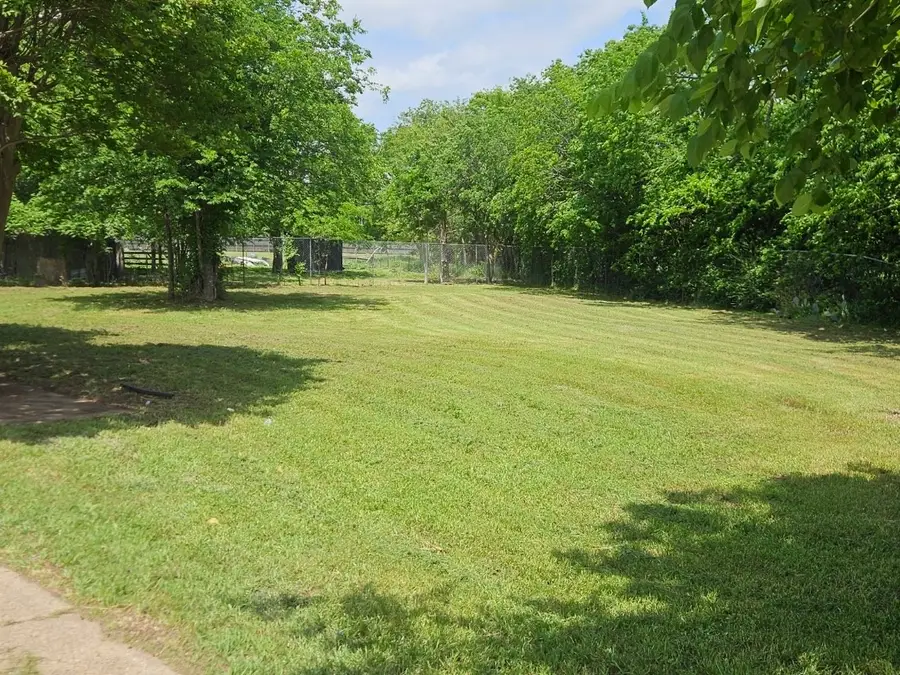 901 N Blanche Street, Terrell, TX 75160 - #3