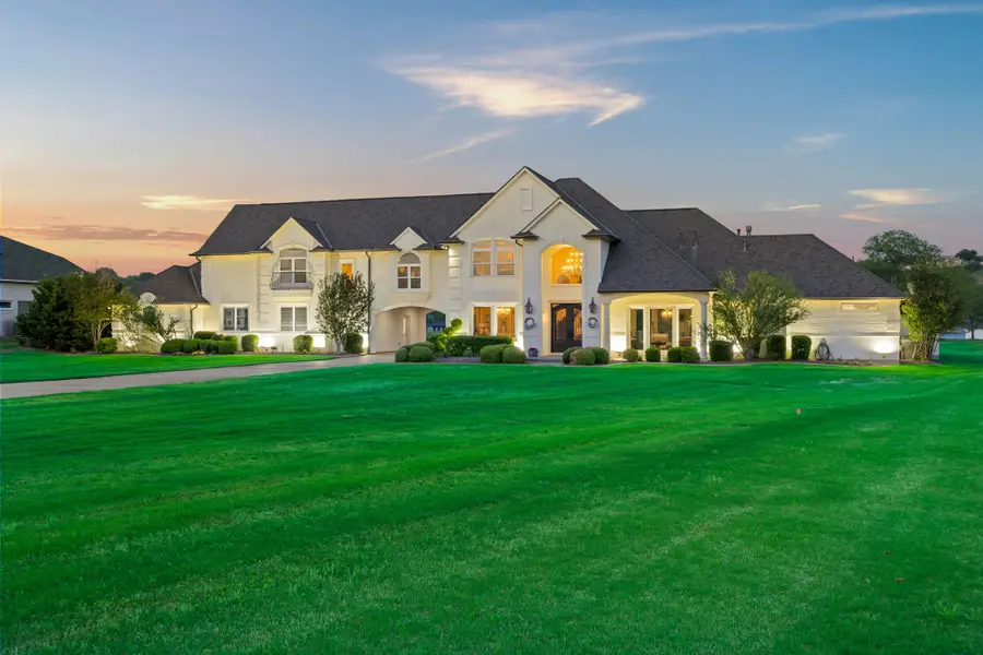 1300 E Scandinavian Court, Granbury, TX 76048 - #2