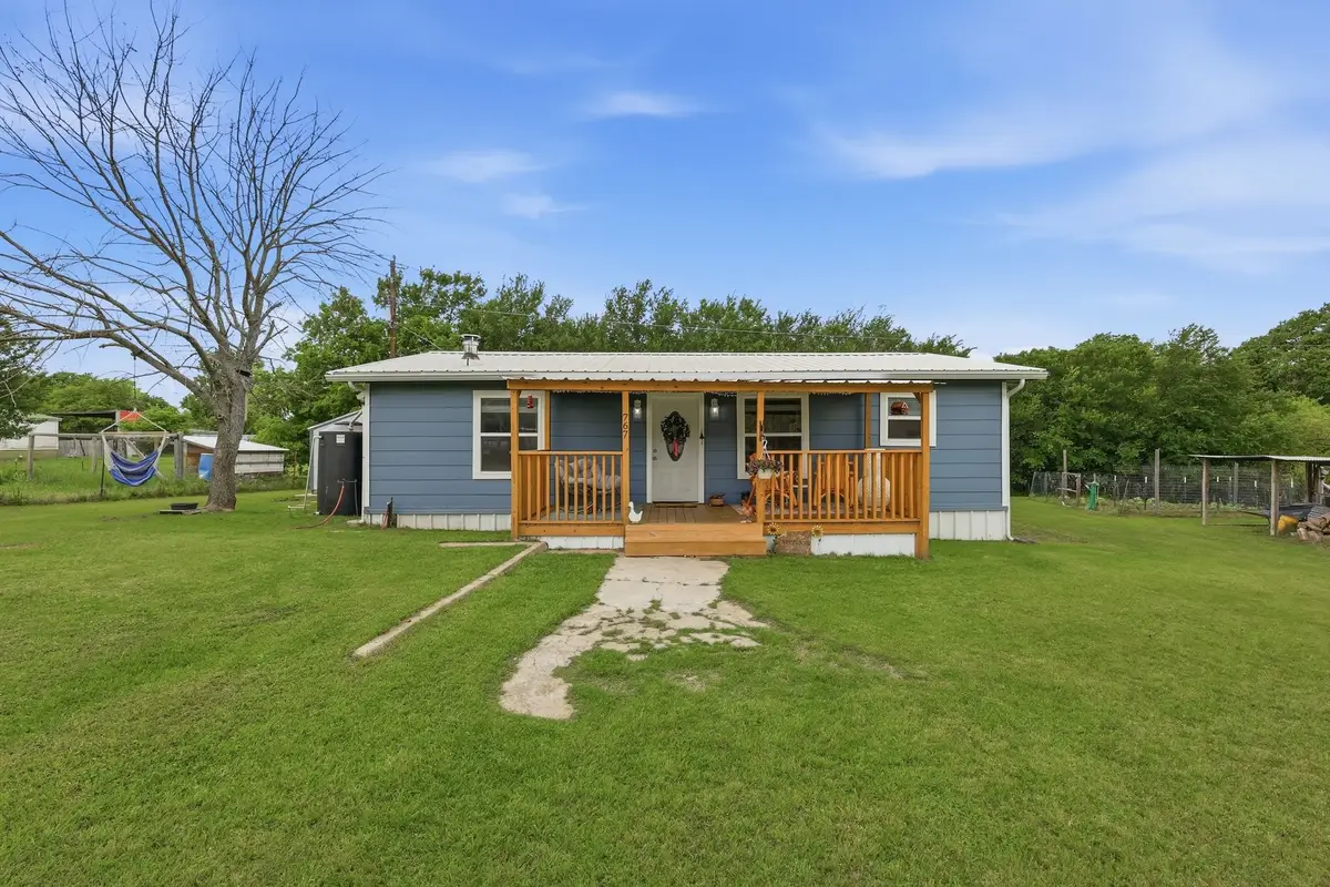 767 E Barry Street, Reno, TX 76020 - #1