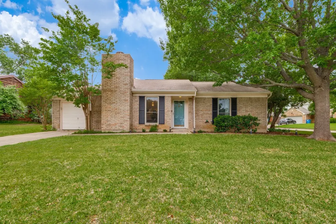 1041 S Riverside Drive, Grapevine, TX 76051 - #1
