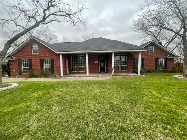 9302 S Longwood Drive, Granbury, TX 76049