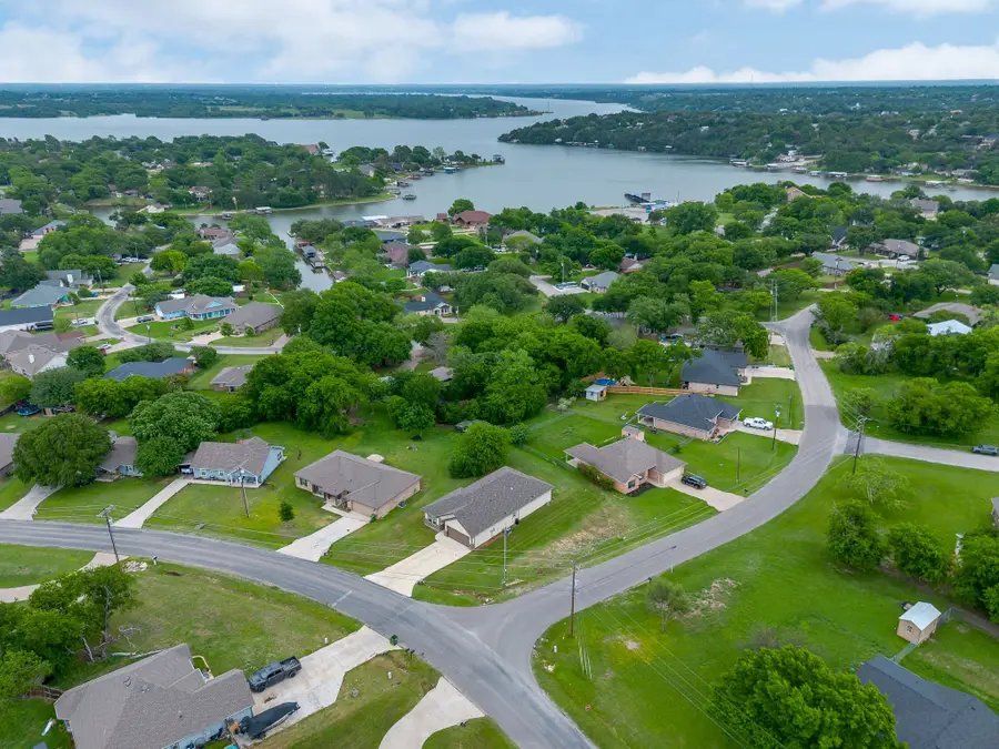 1311 E Apache Trail, Granbury, TX 76048 - #2