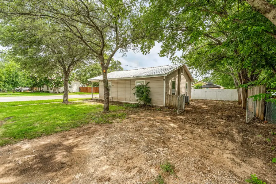 1391 N Paddock Street, Stephenville, TX 76401 - #3