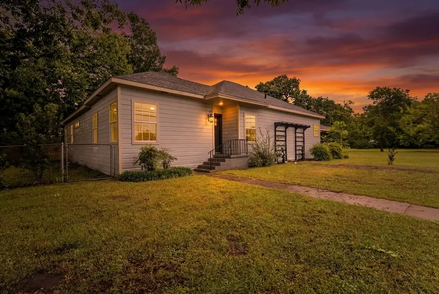 1001 W Lampasas Street, Ennis, TX 75119 - #2