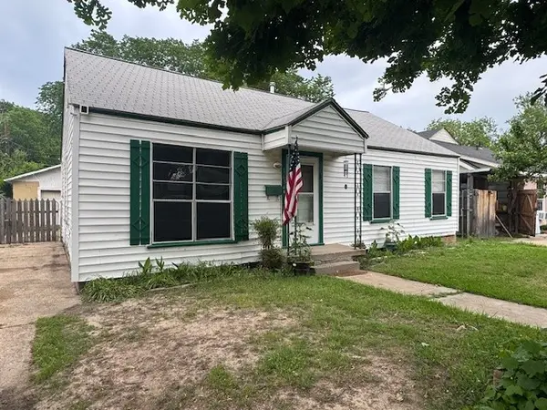 1634 Ash Street, Grand Prairie, TX 75050